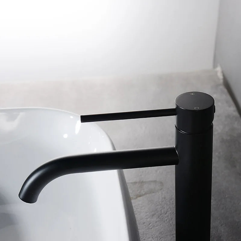 Grifo Monomando Dorado Cepillado para Lavabo – Acero Inoxidable – Agua Fría y Caliente